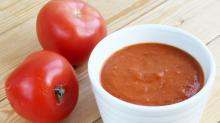 Recette photo étape par étape de la préparation d'une tomate aux épices pour l'hiver à la maison
